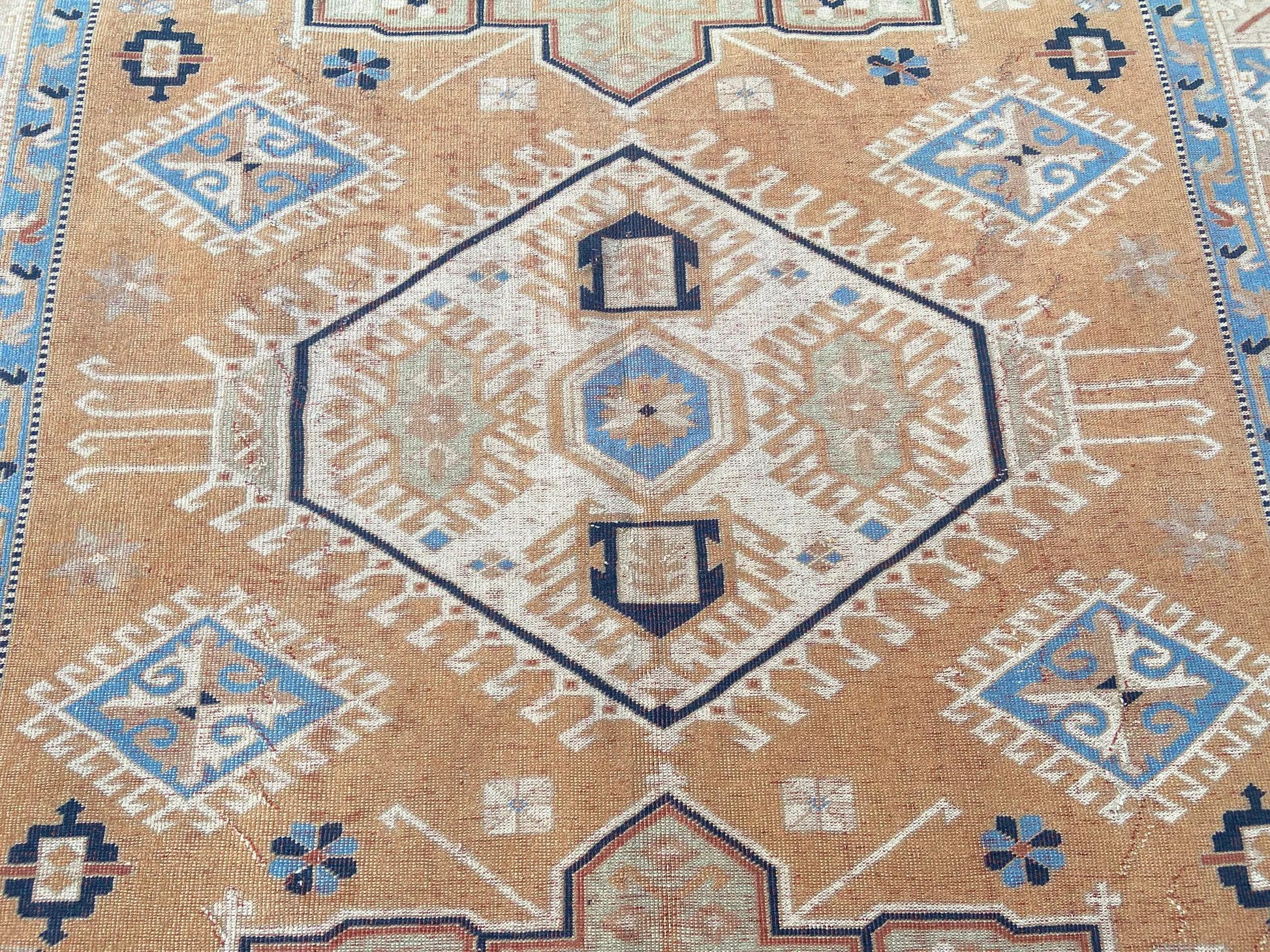 Large Vintage Persian Hand-Knotted Wool Area Rug - 6.9 x 9 Ft Antique Turkish Design